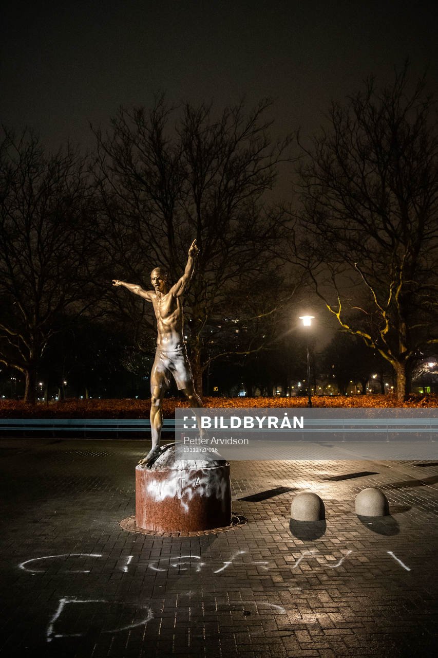The statue of Zlatan Ibrahimovic has been vandalized