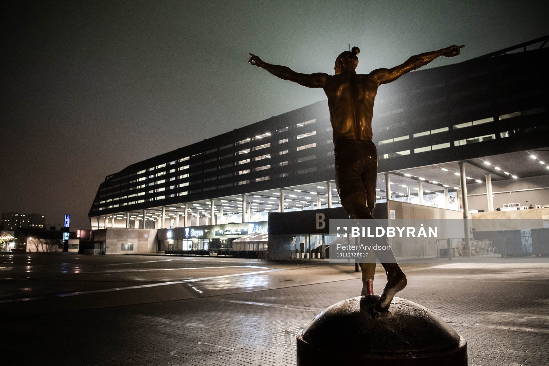 The statue of Zlatan Ibrahimovic has been vandalized
