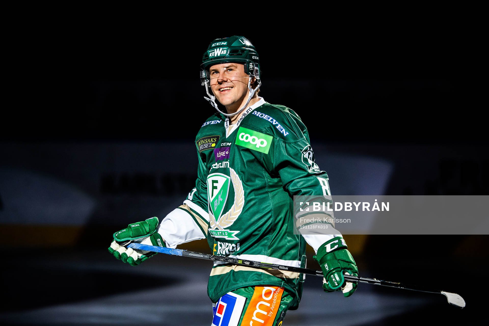 Färjestads Mikael Johansson tackas av