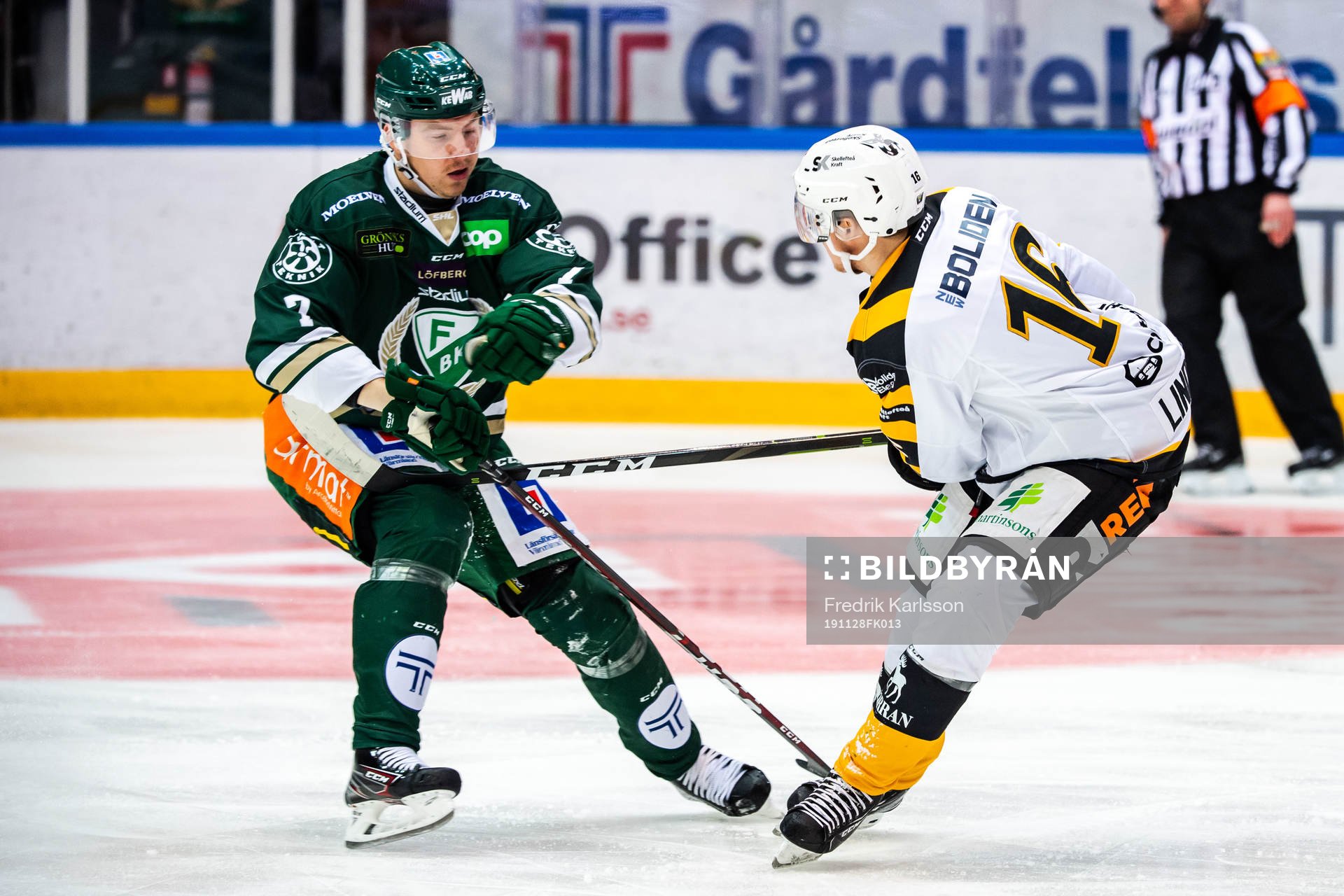 Färjestads Johan Ivarsson och Skellefteås Linus Lindström