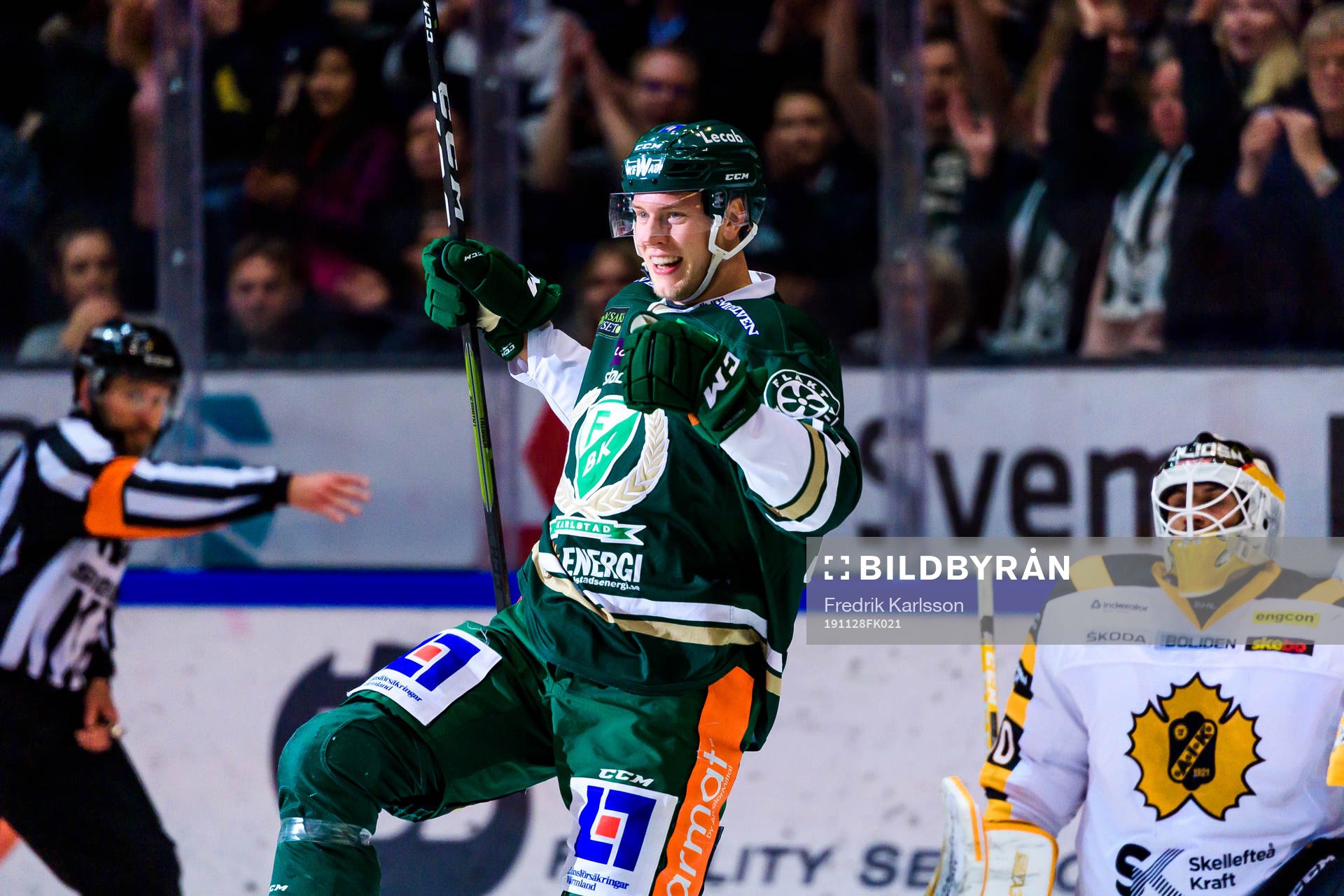 Färjestads Victor Ejdsell jublar