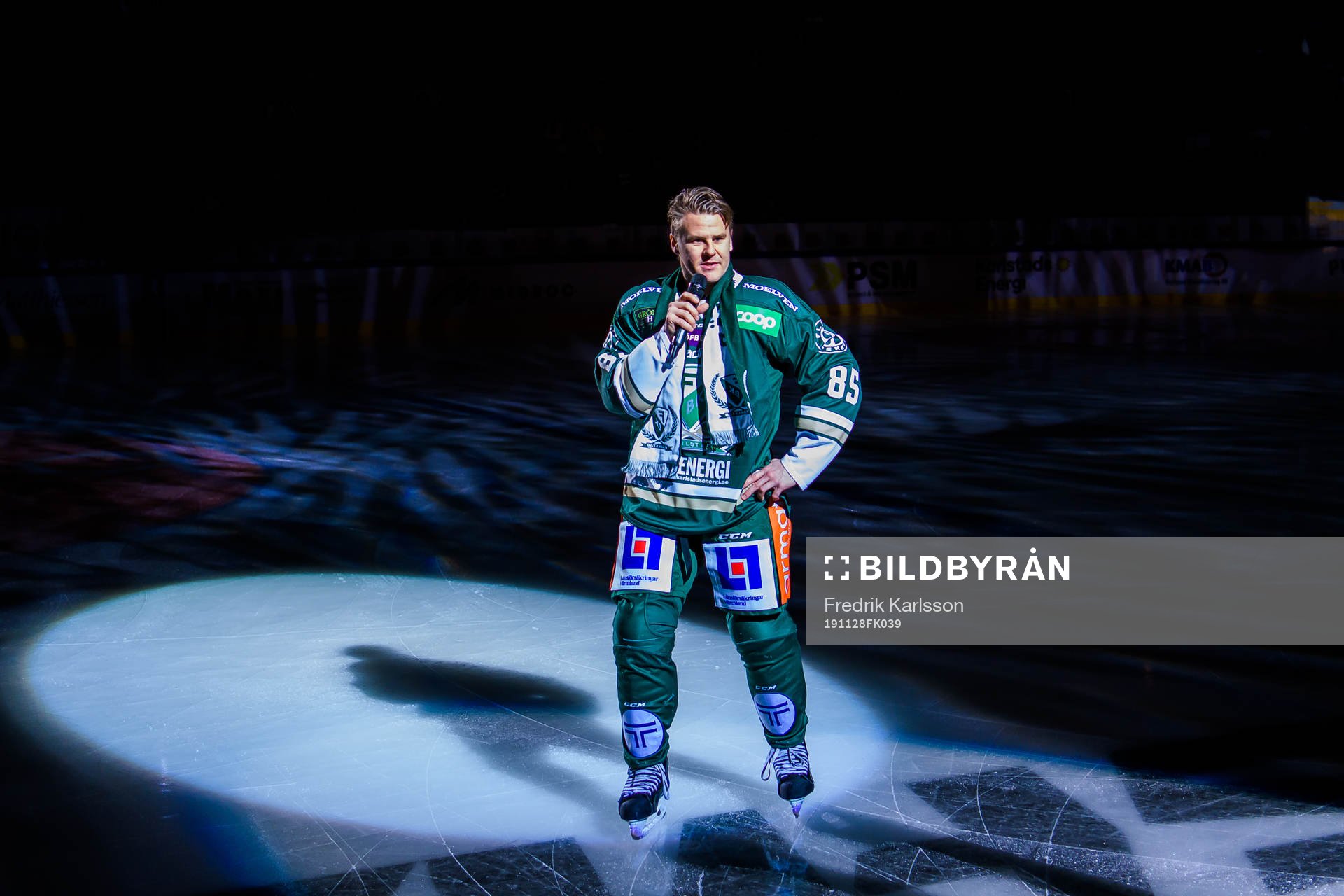 Färjestads Mikael Johansson tackas av av klubben och fansen