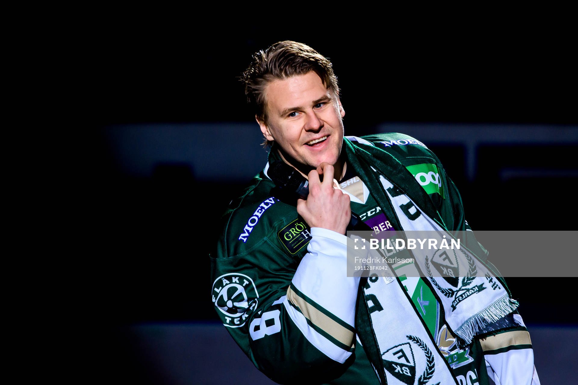 Färjestads Mikael Johansson tackas av av klubben och fansen