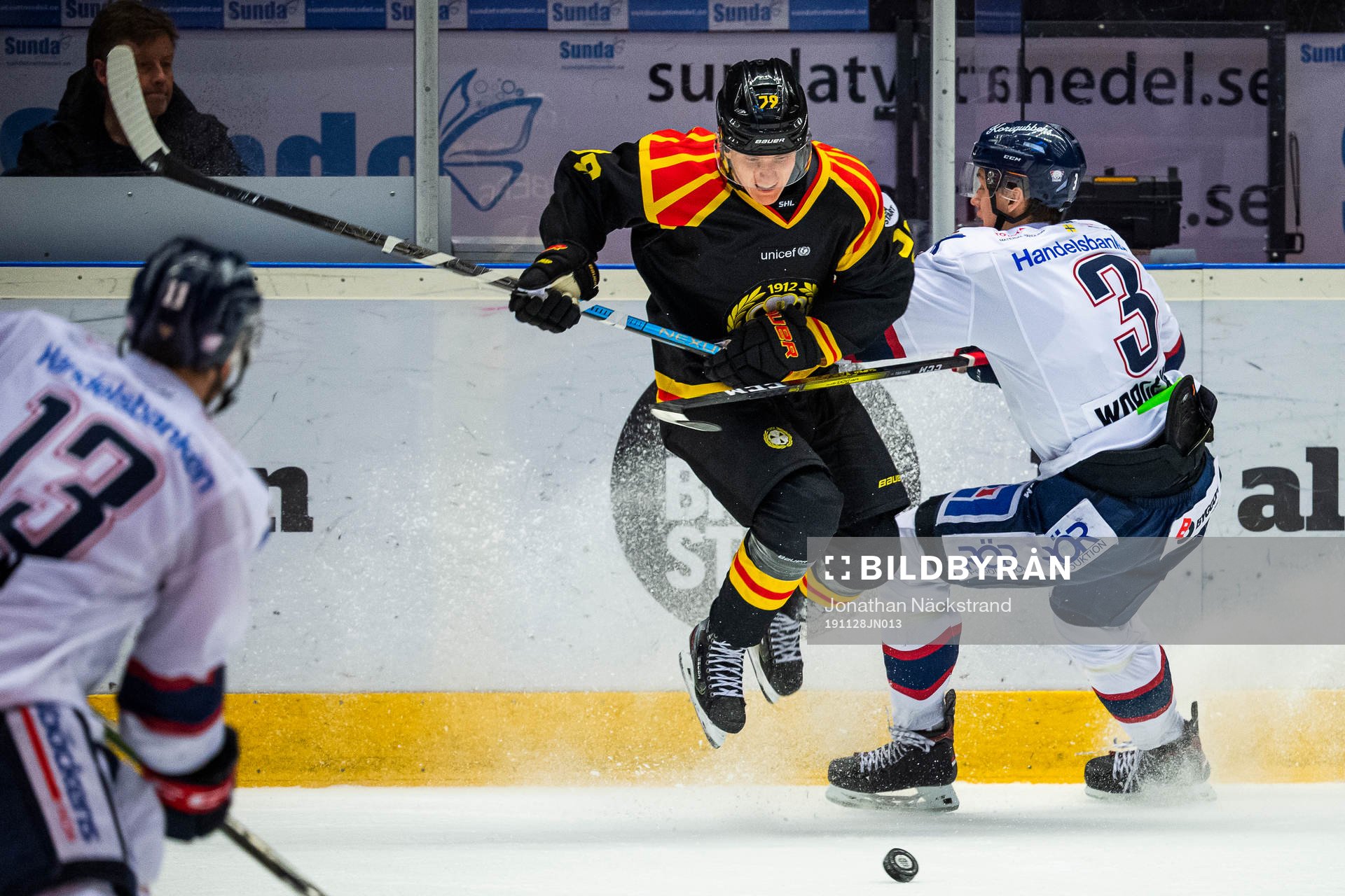 Brynäs Daniel Mannberg och Linköpings William Worge Kreu