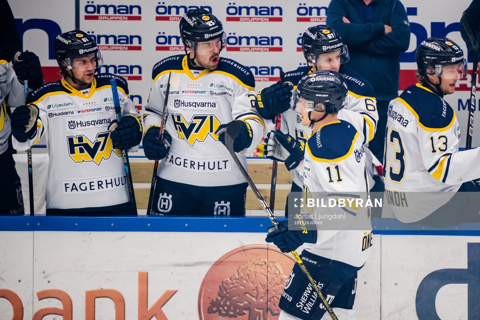 s Simon Önerud jublar