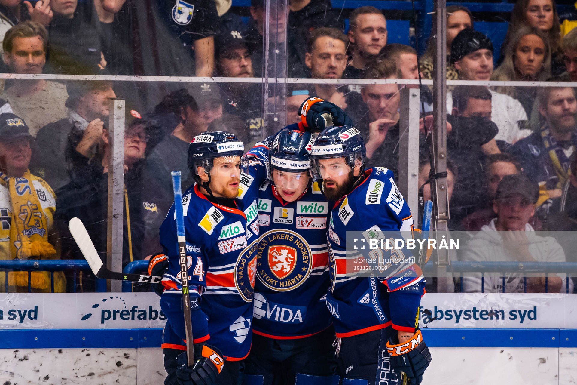 Växjös Marcus Davidsson jublar med lagkamrater
