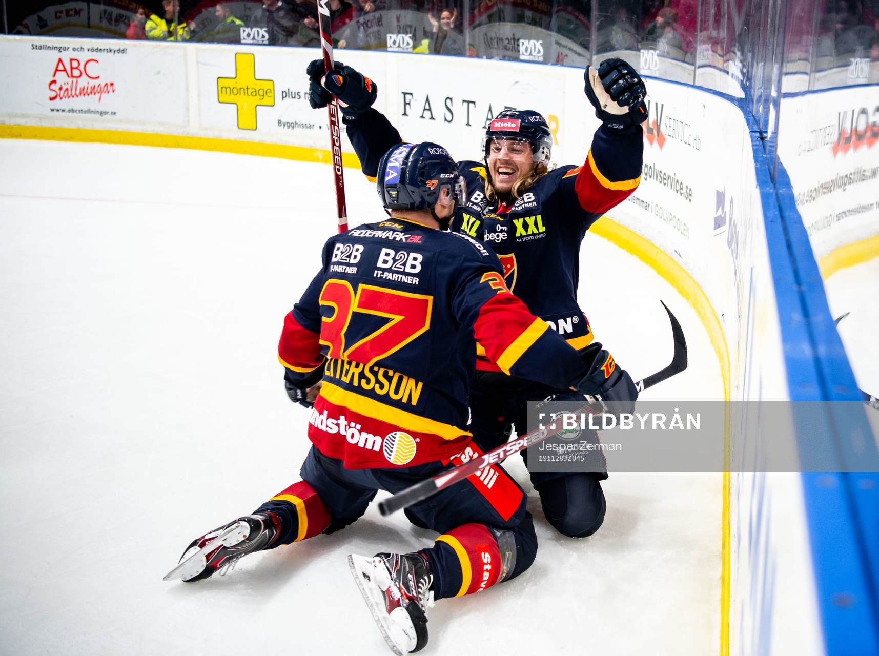 Djurgårdens Manuel Ågren och Jesper Pettersson jublar
