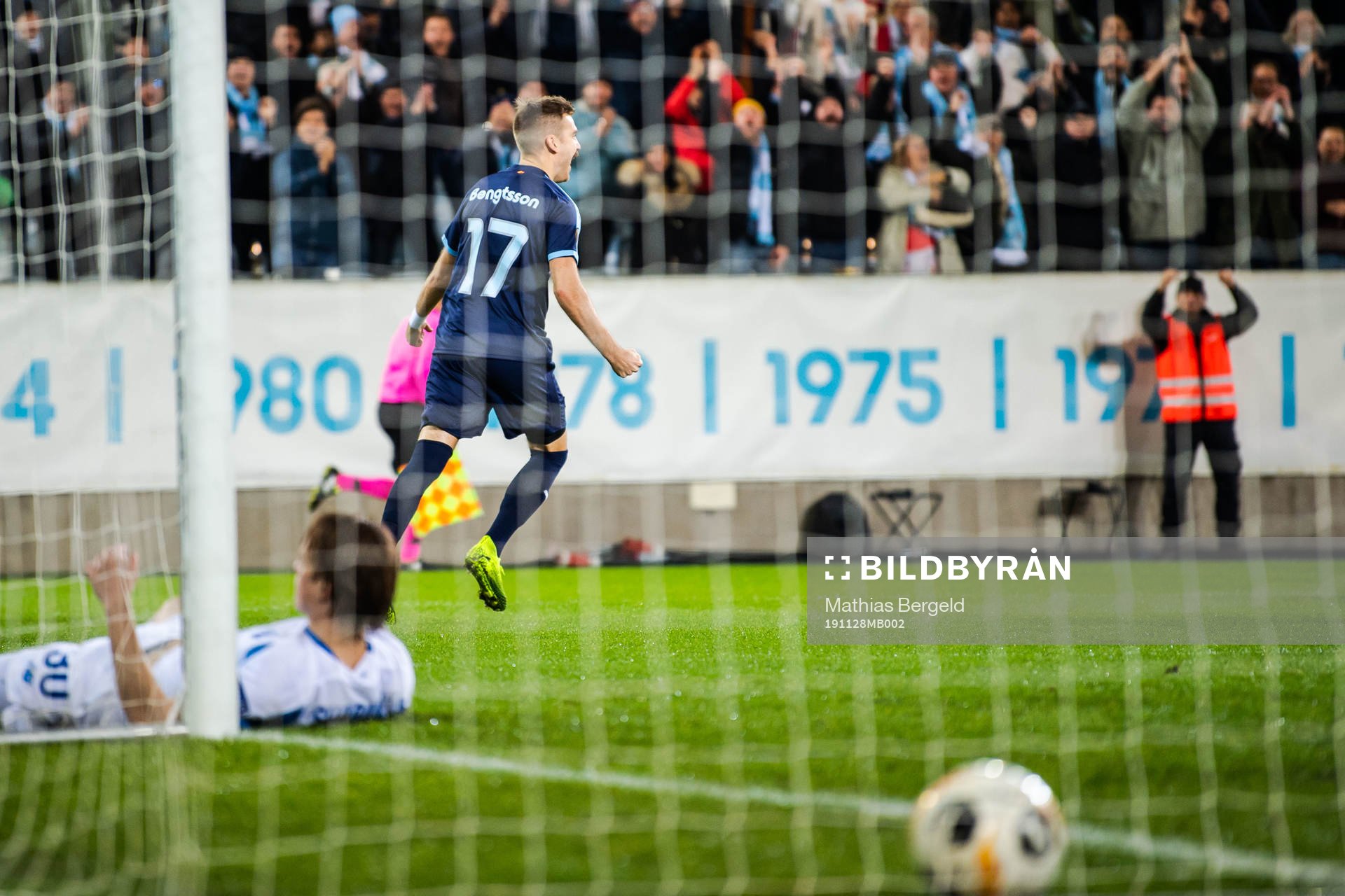 Rasmus Bengtsson of Malmö FF celebrates