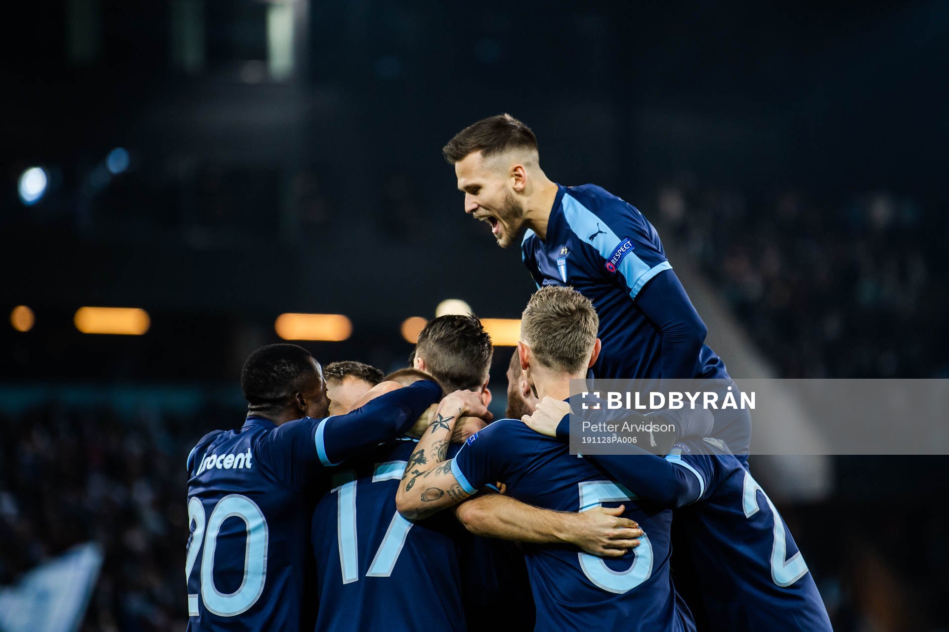 Arnor Traustason of Malmö FF celebrate with teammates