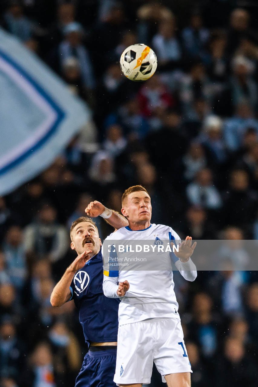 Rasmus Bengtsson of Malmö FF and Viktor Tsyganov of Dynamo