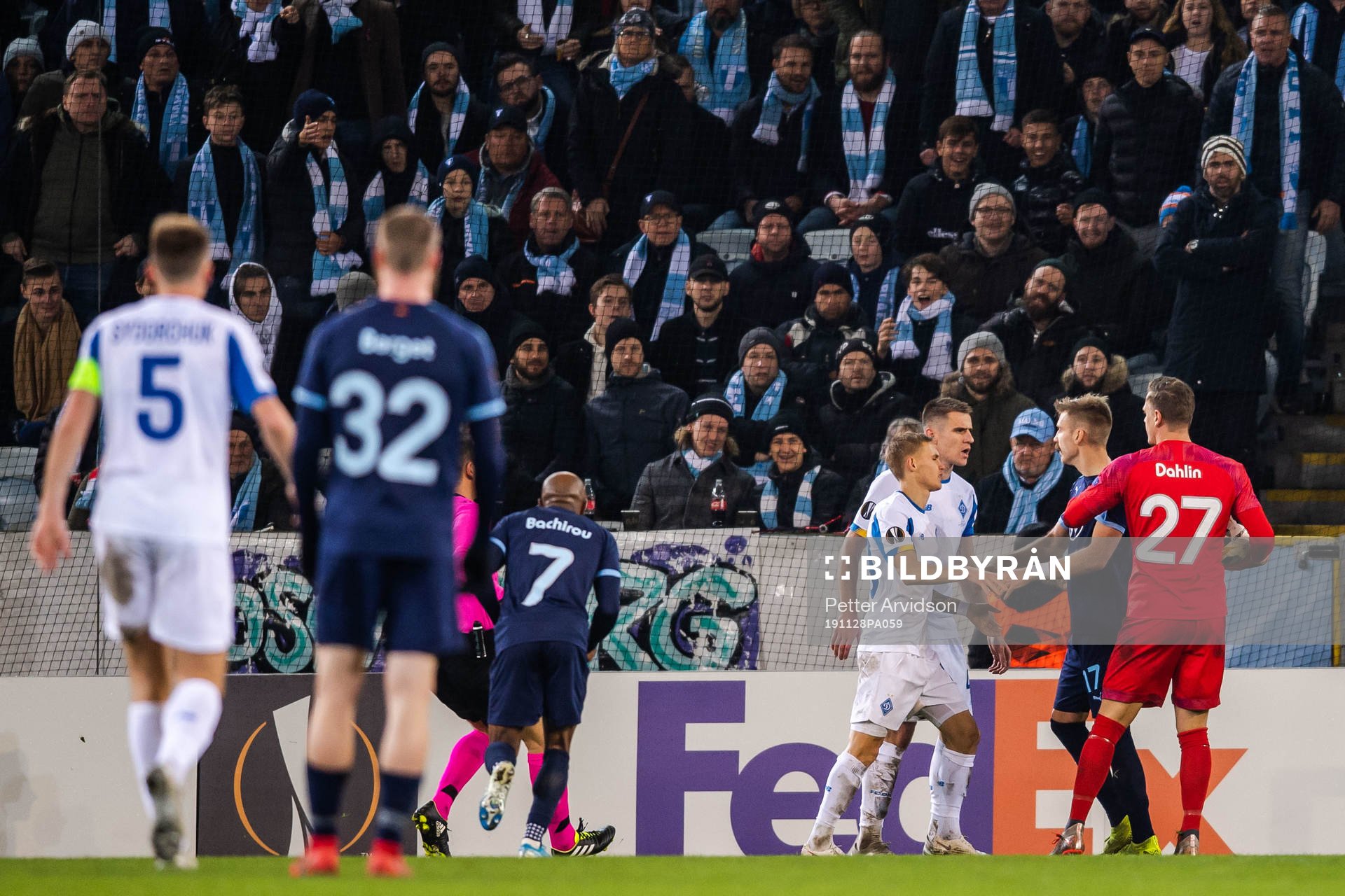 Rasmus Bengtsson of Malmö FF in a discussion with players