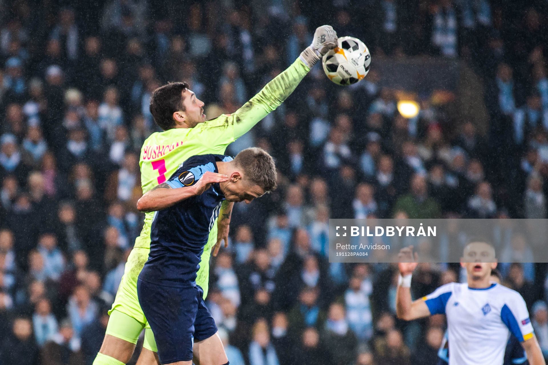 Goalkeeper Georgiy Bushuchan of Dynamo Kiev and Sören