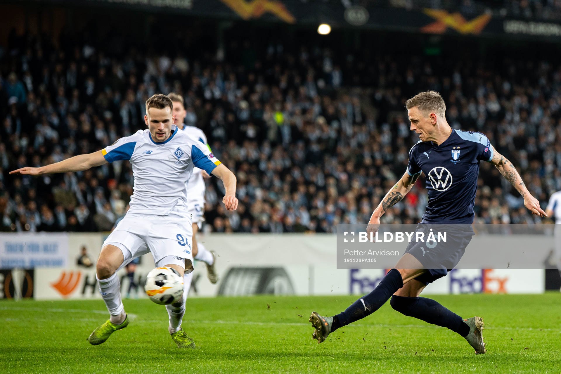 Tomasz Kedziora of Dynamo Kiev and Sören Rieks of Malmö FF