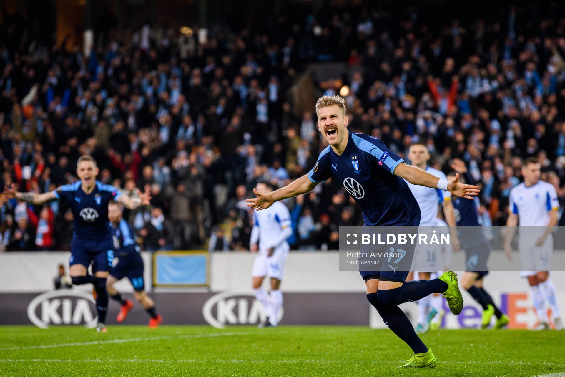 Rasmus Bengtsson of Malmö FF celebrates