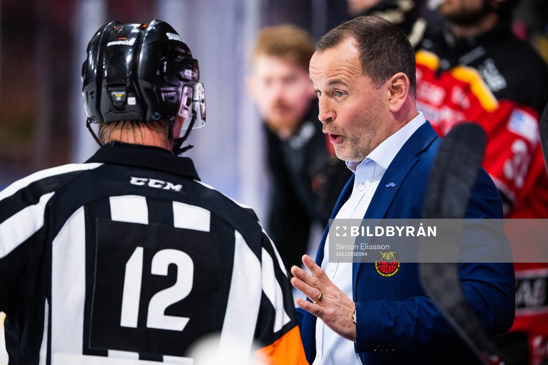 Luleås tränare Thomas Berglund och domare Mikael Andersson