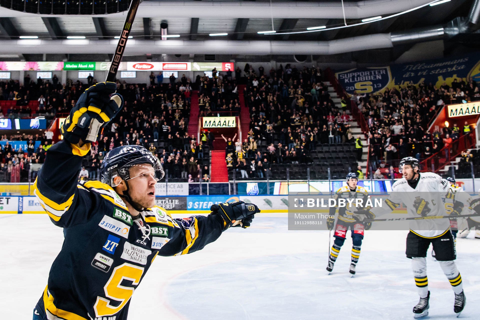 Södertäljes Christoffer Bengtsson jublar