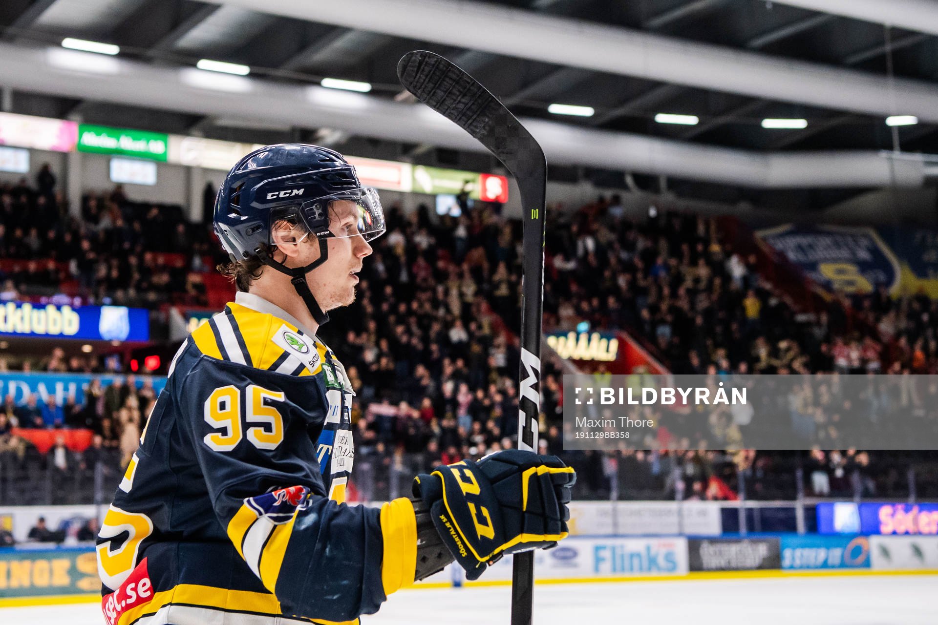 Södertäljes Nick Olesen jublar