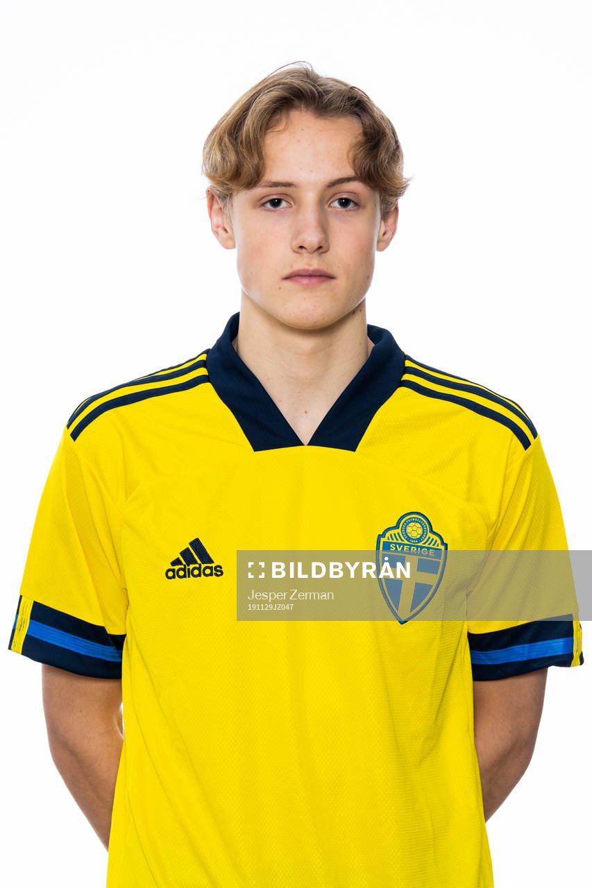Oliver Grenholm i P16-landslaget