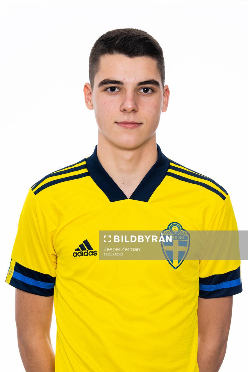 Anes Catovic i P16-landslaget poserar för porträtt den 29 november 2019 i Stockholm.