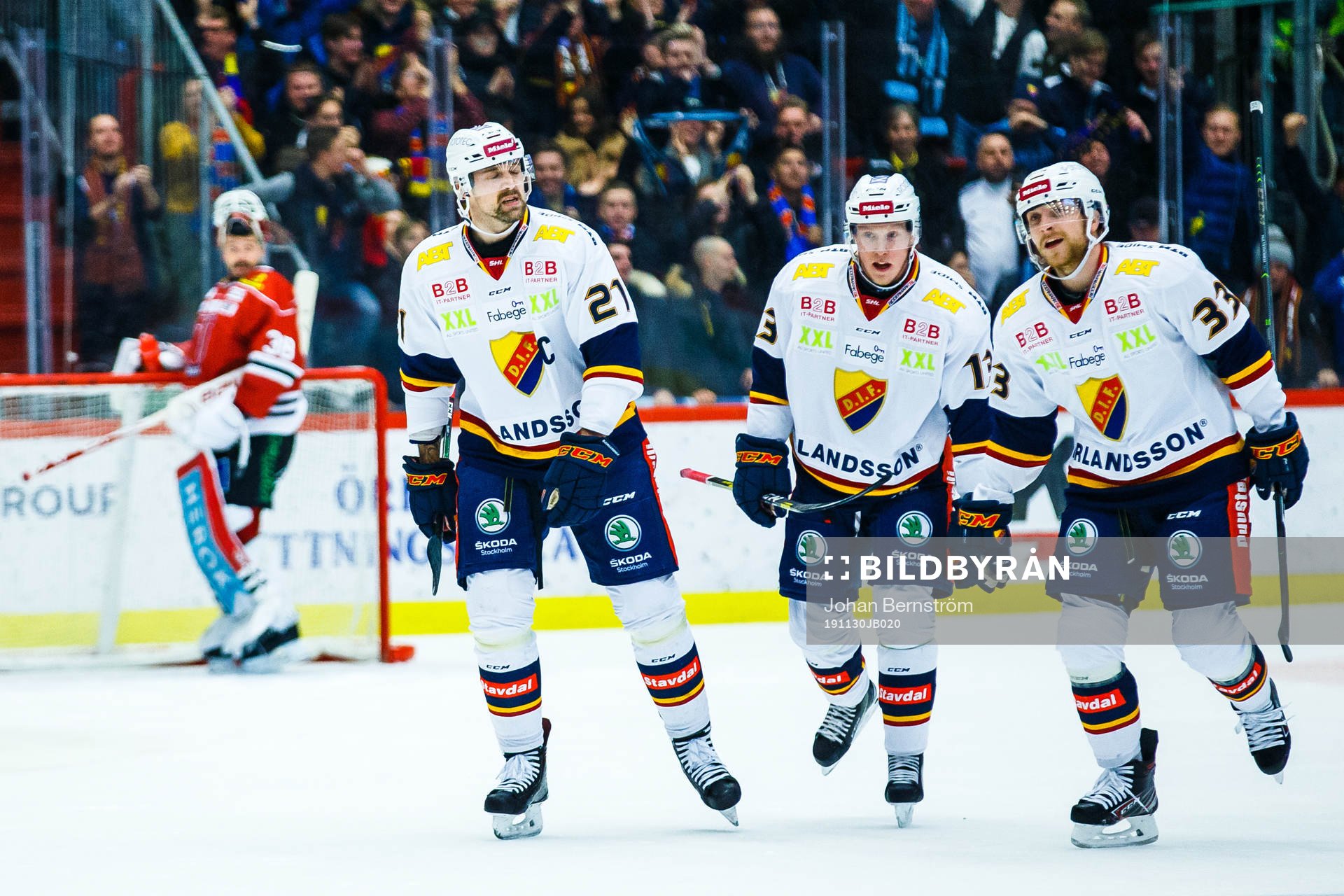 Djurgårdens Patrik Berglund och Linus Hultström jublar
