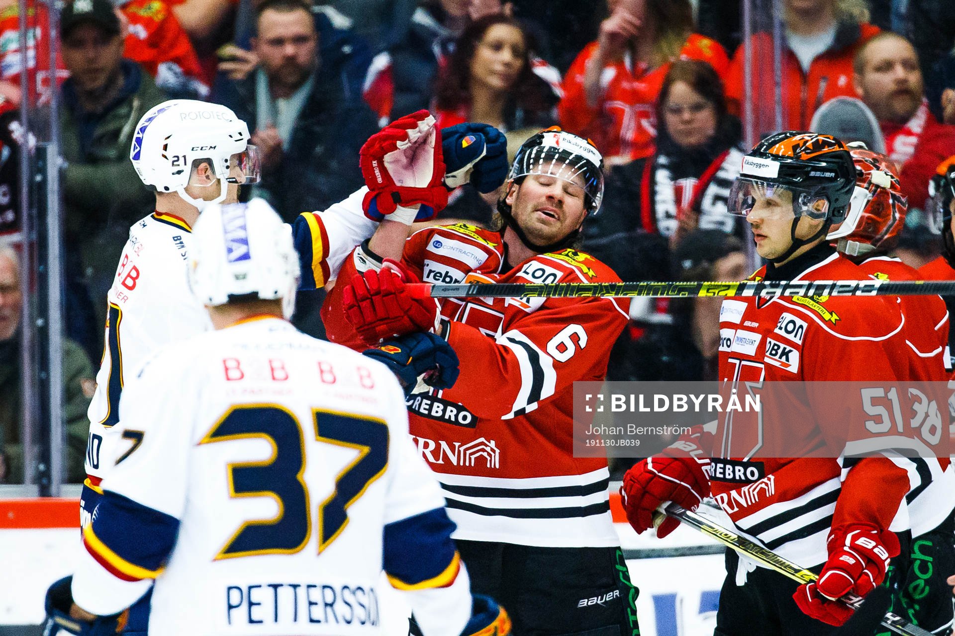 Djurgårdens Patrik Berglund och Örebros Stefan Warg
