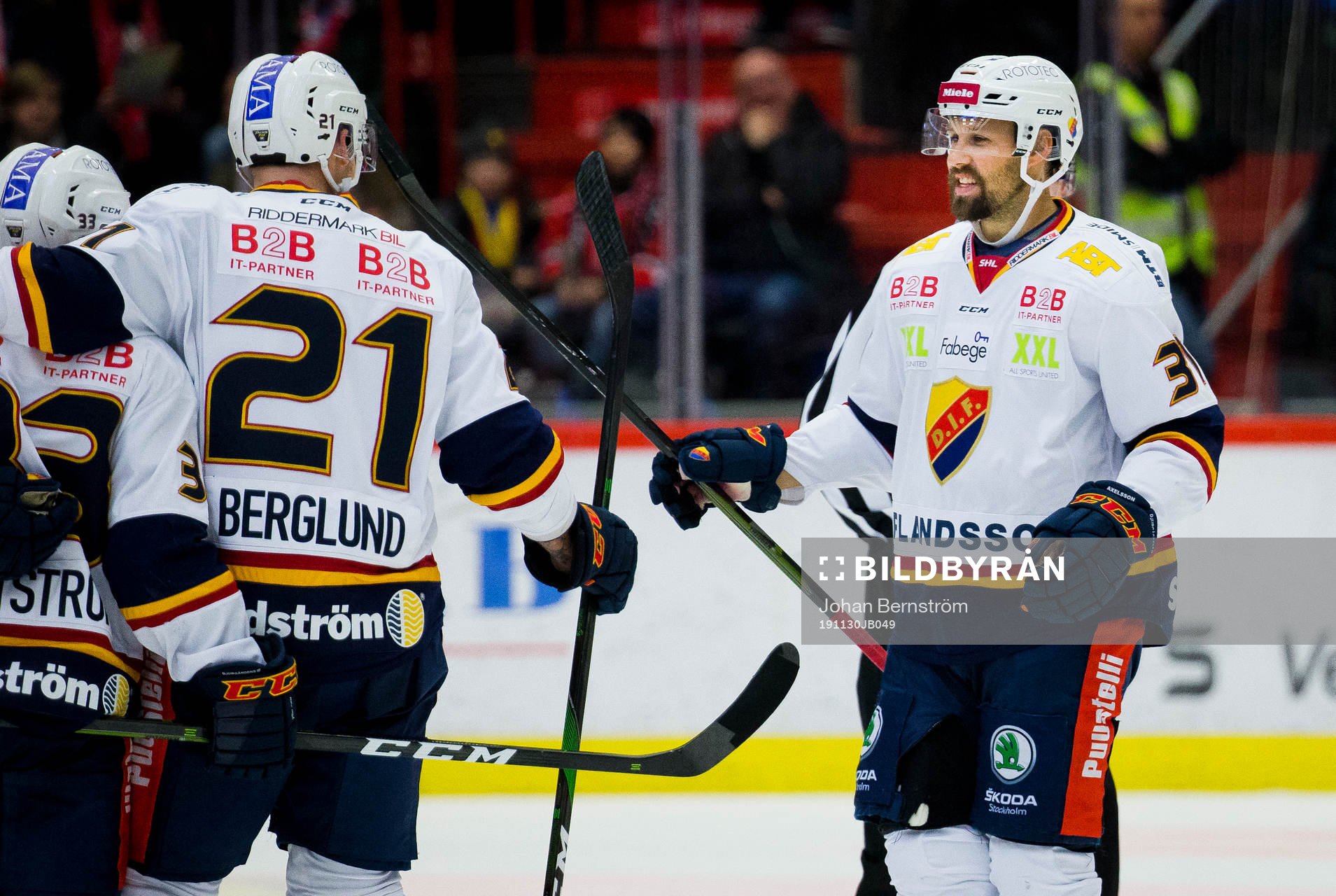 Djurgårdens Patrik Berglund och Dick Axelsson jublar vid