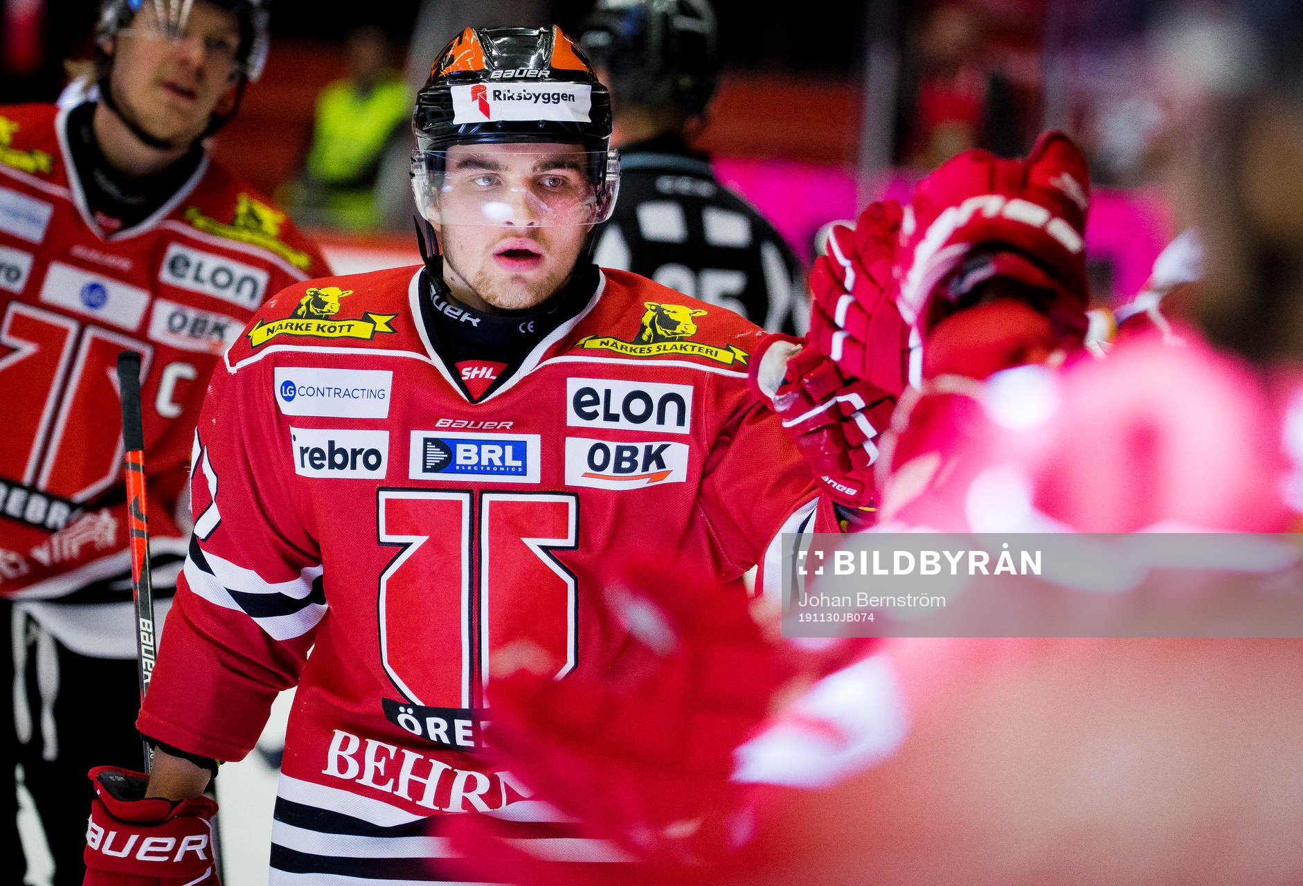 Örebros Glenn Gustafsson gör 2-4 och jublar