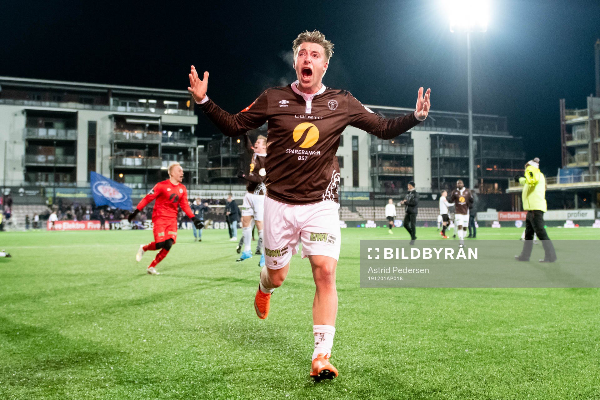 Sondre Liseth of Mjøndalen celebrates