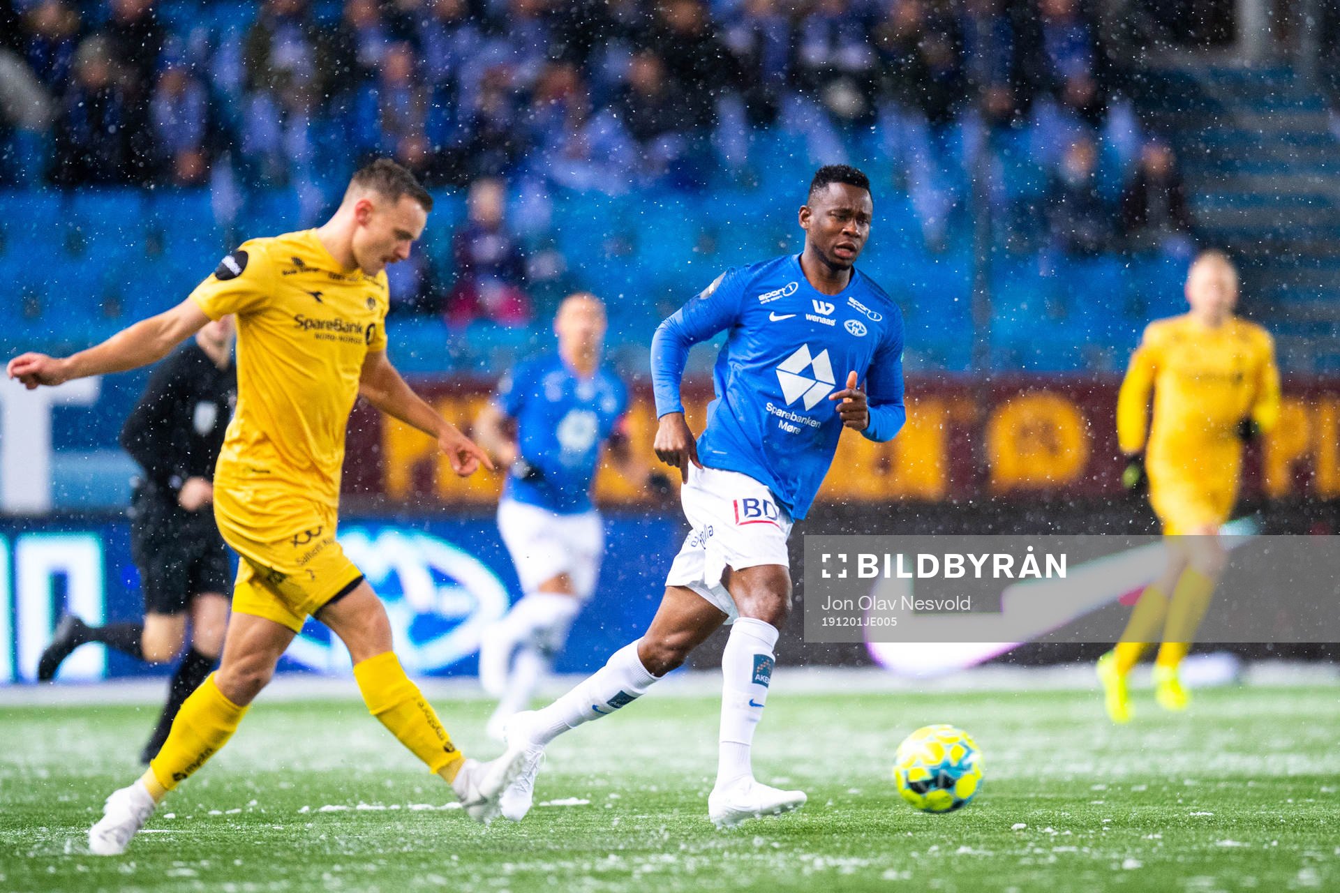 Marius Lode of Bodø/Glimt and Leke Samson James of Molde