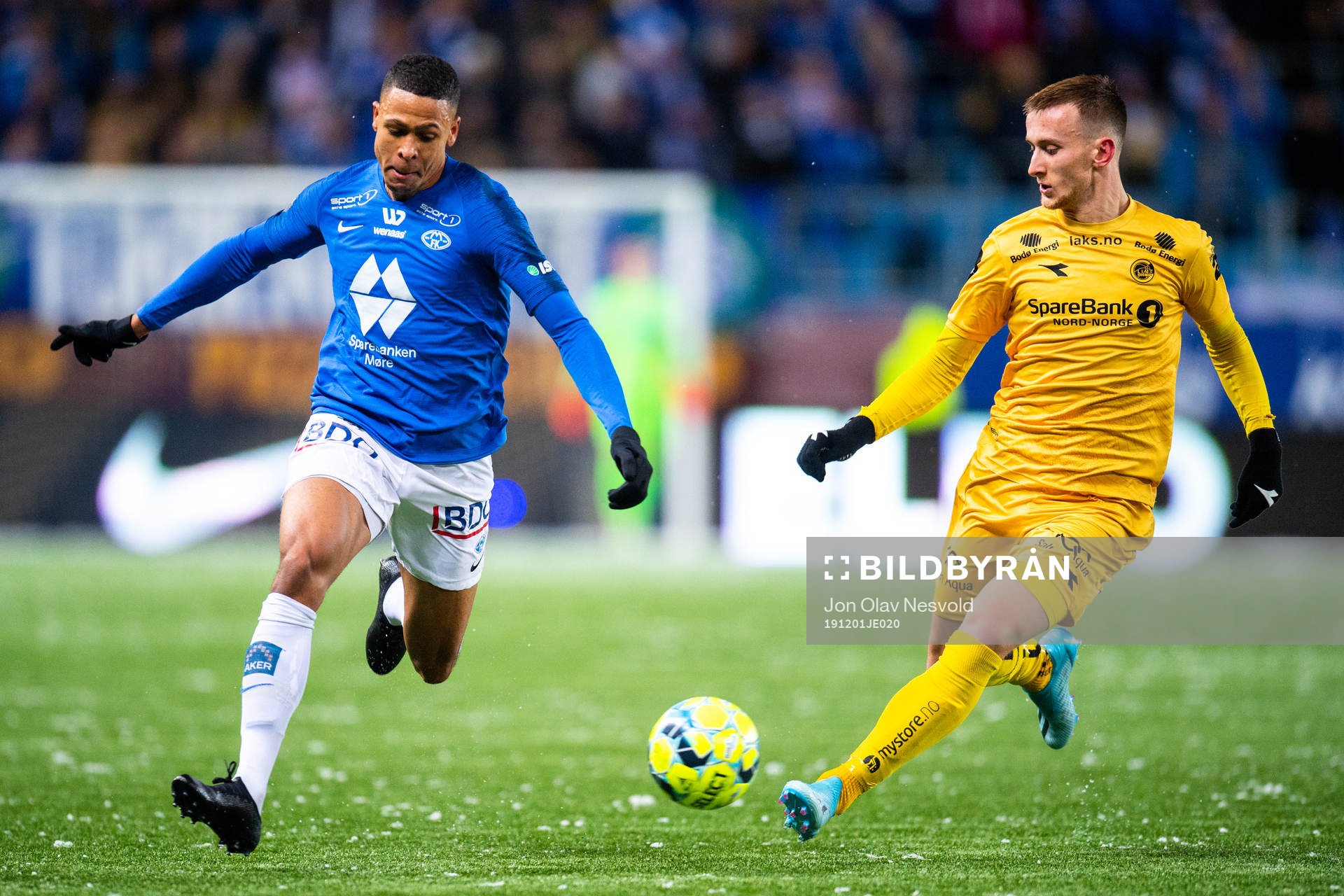 Mathis Bolly of Molde and Erlend Dahl Reitan of Bodø/Glimt