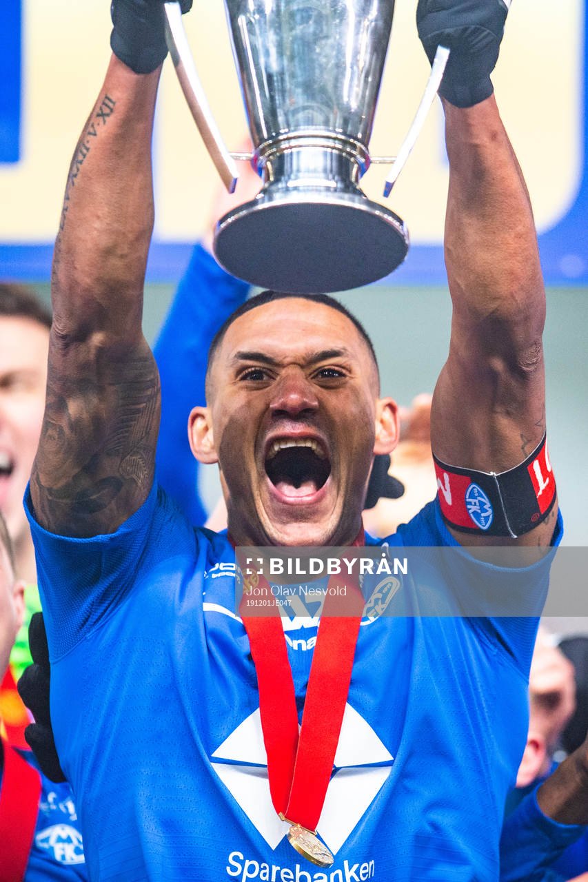Ruben Gabrielsen of Molde celebrates with the trophy