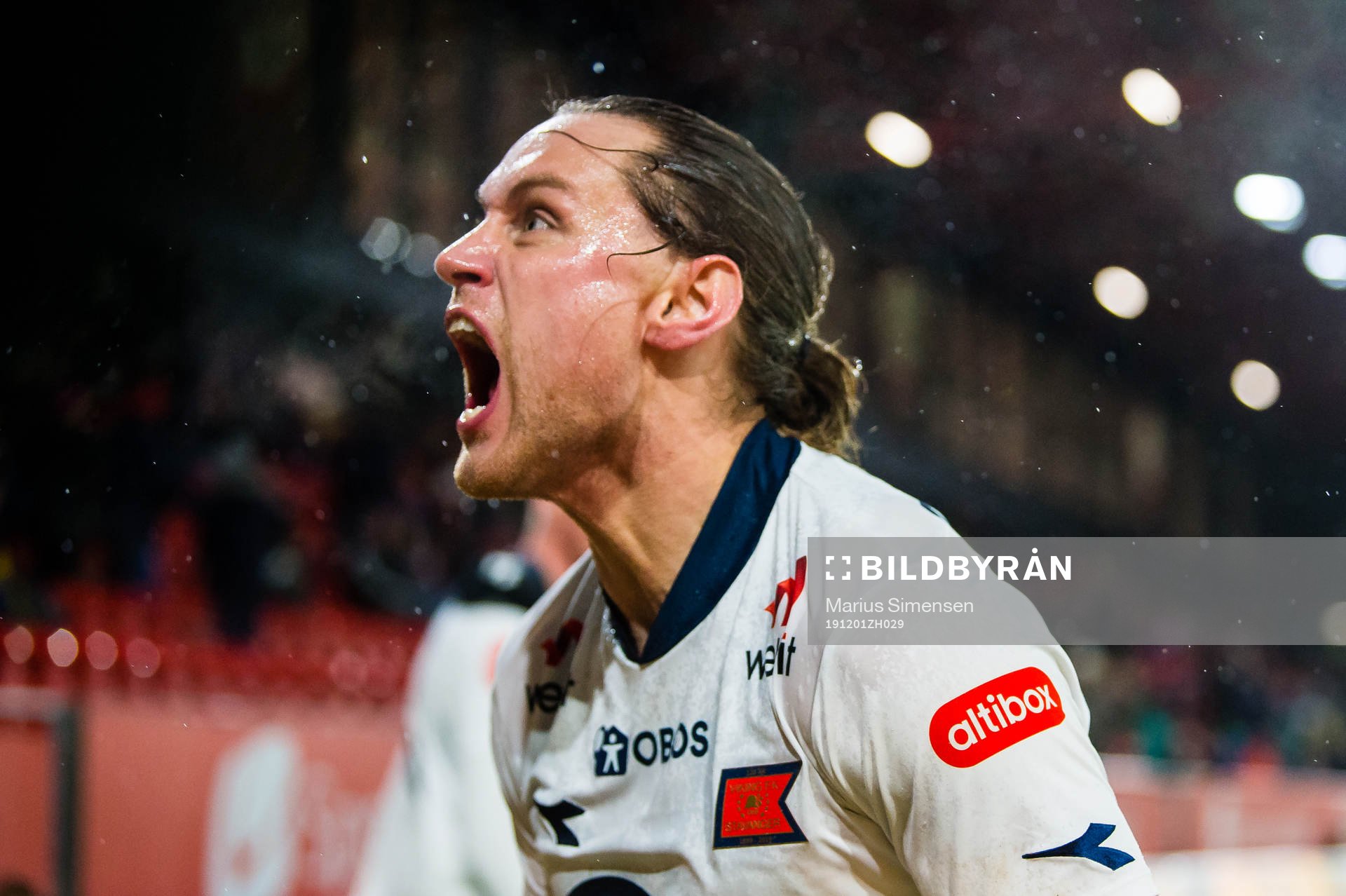 Tommy Høiland of Viking celebrates