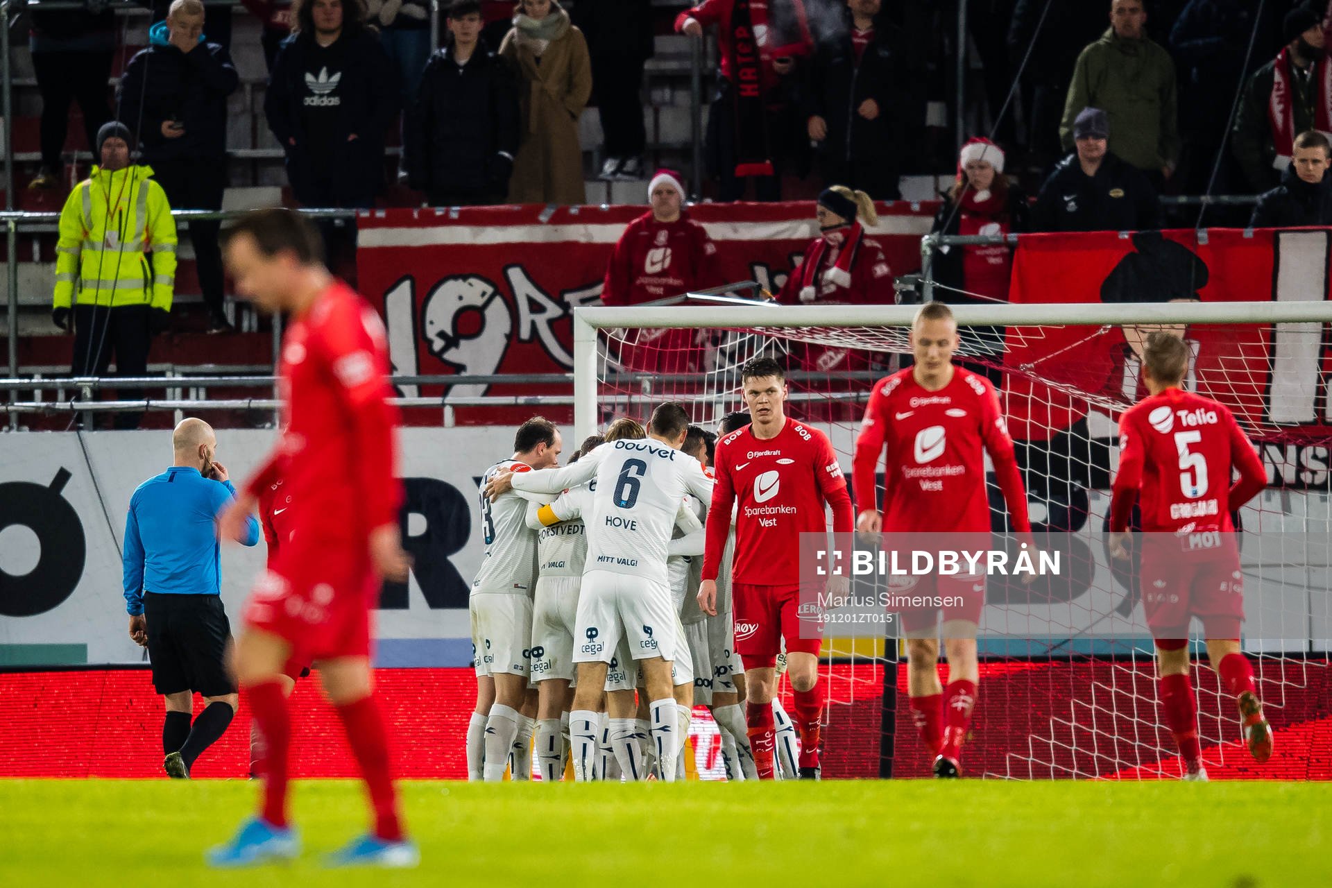 Johnny Furdal of Viking celebrates