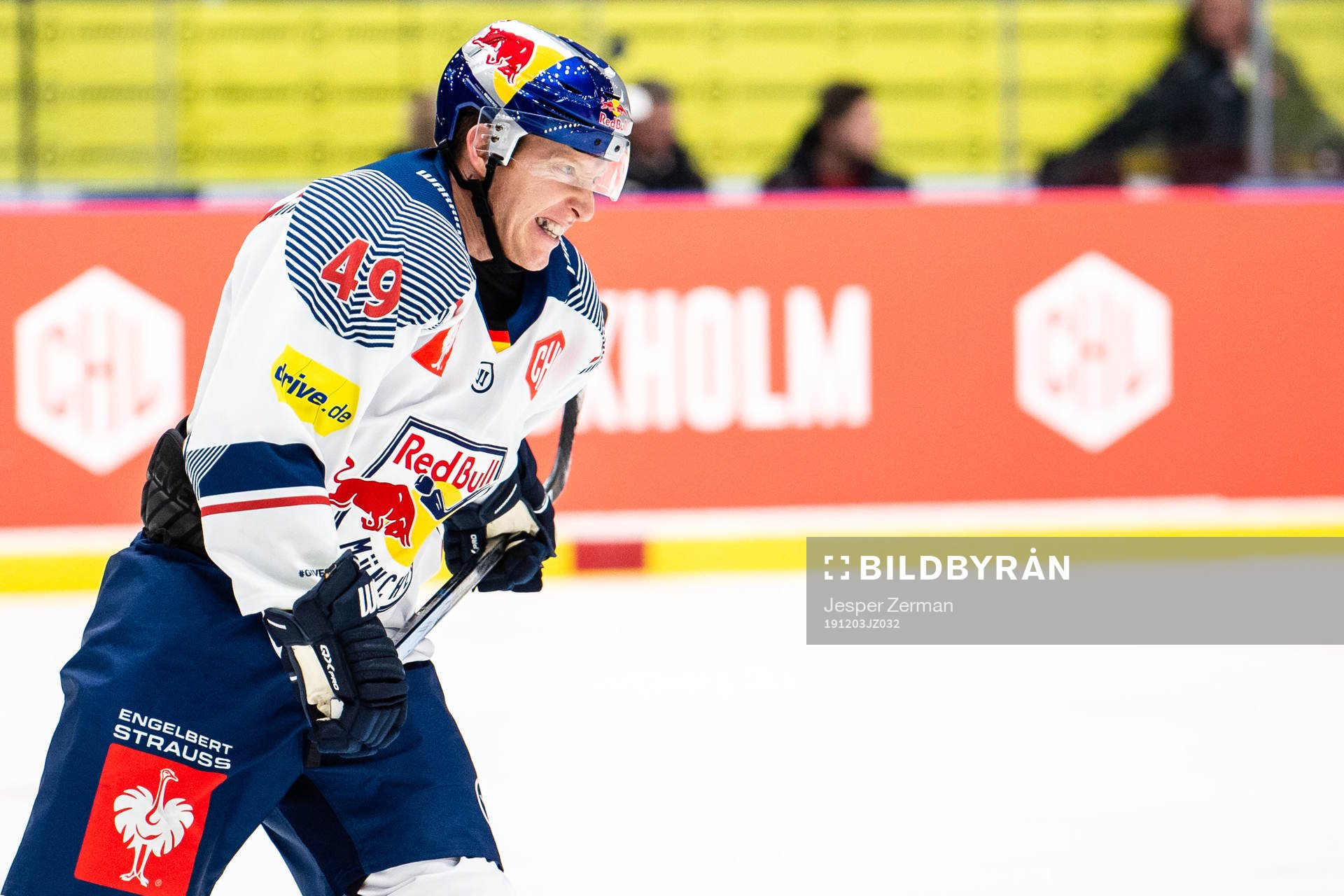 Mark Voakes of Red Bull Munich in pain