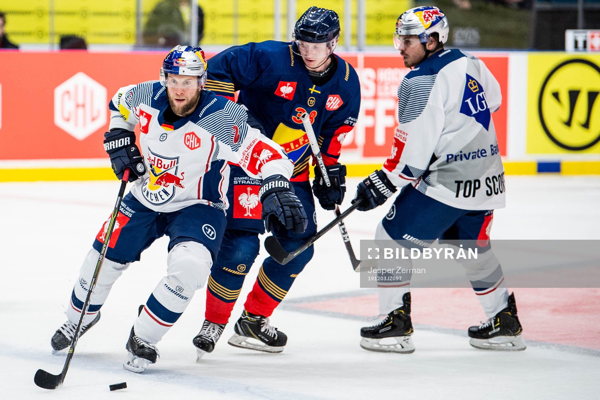 Andrew Bodnarchuk of Red Bull Munich and Olle Alsing of