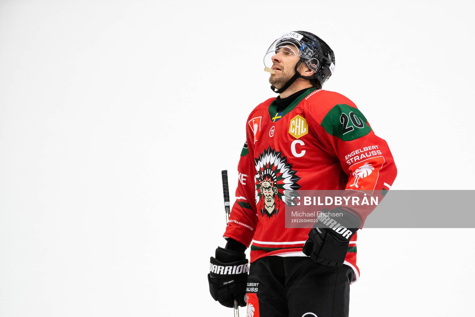 Joel Lundqvist of Frölunda look dejected