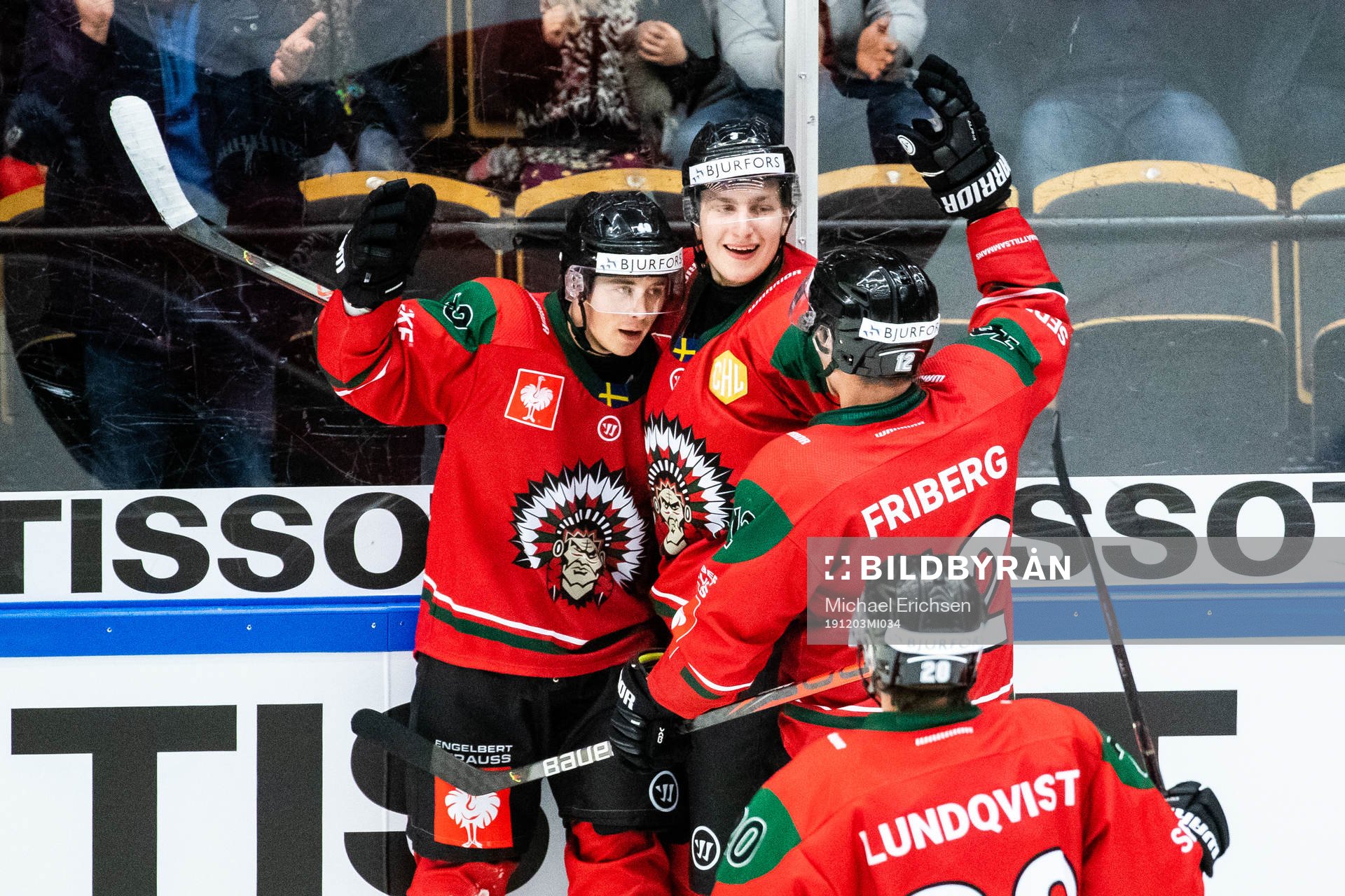 Joel Mustonen and Jacob Moverare of Frölunda celebrate the