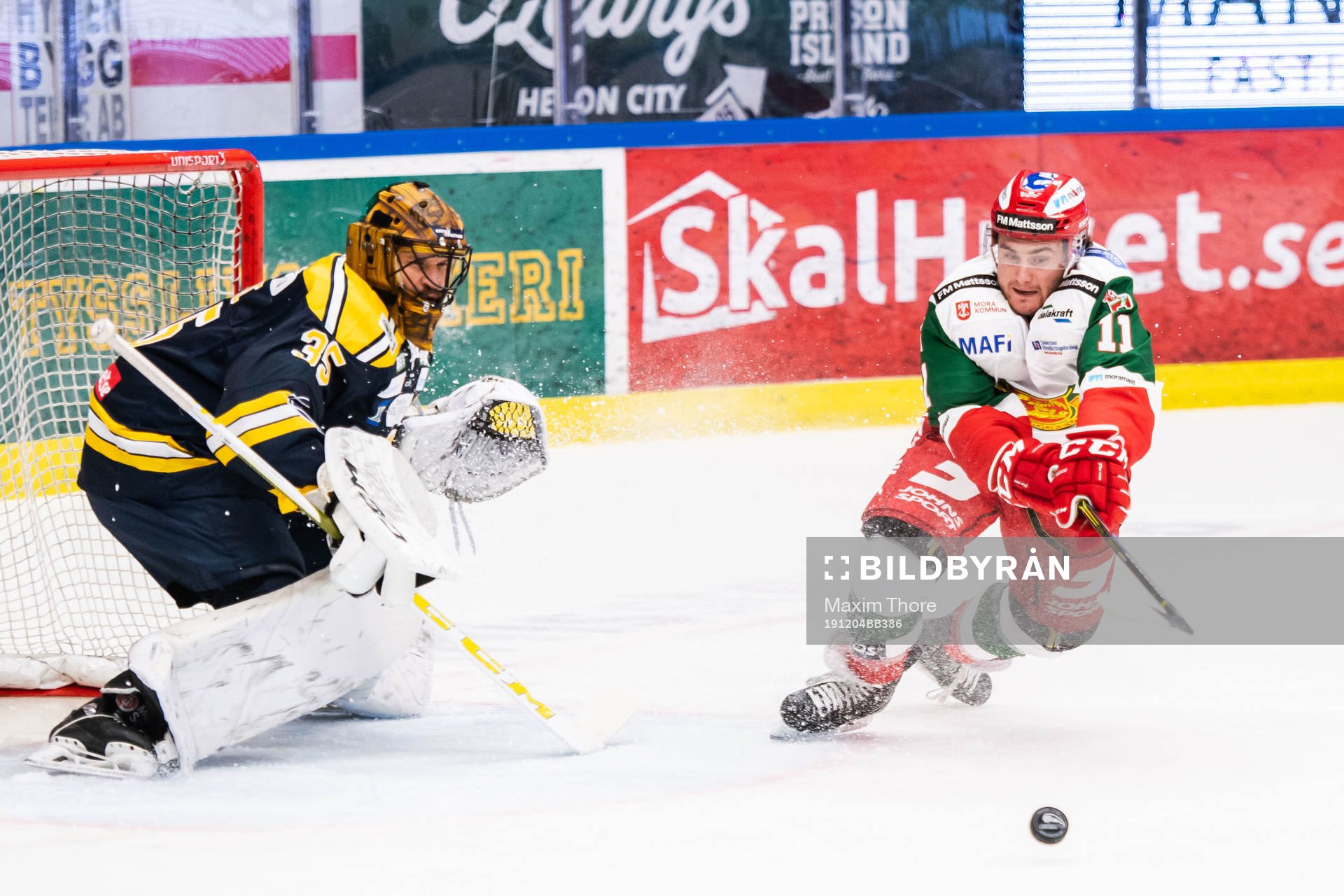 Södertäljes målvakt Justin Pogge och Moras Brendan