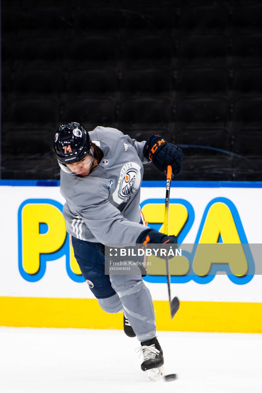Ethan Bear of the Edmonton Oilers