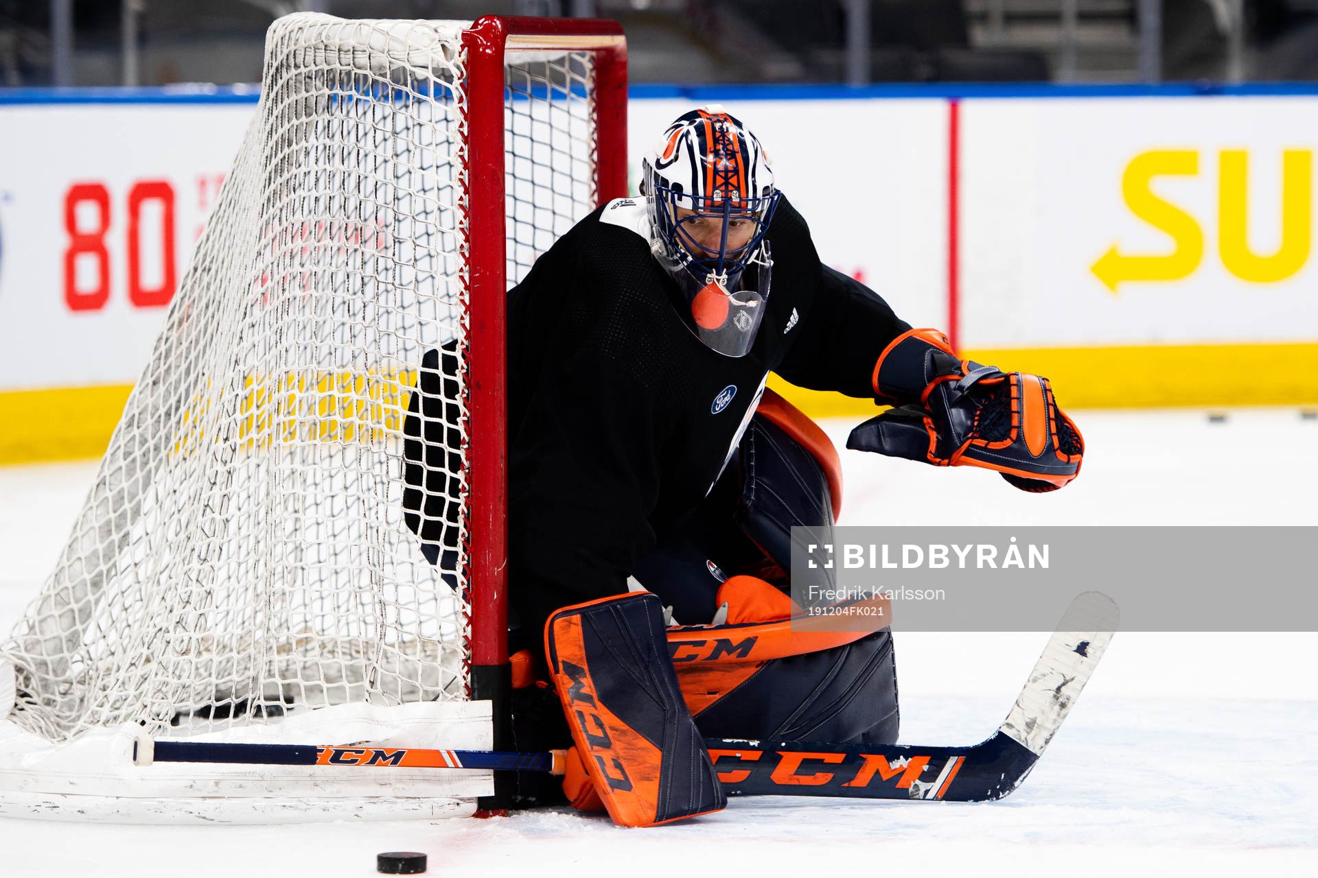 goaltender Mike Smith of the Edmonton Oilers