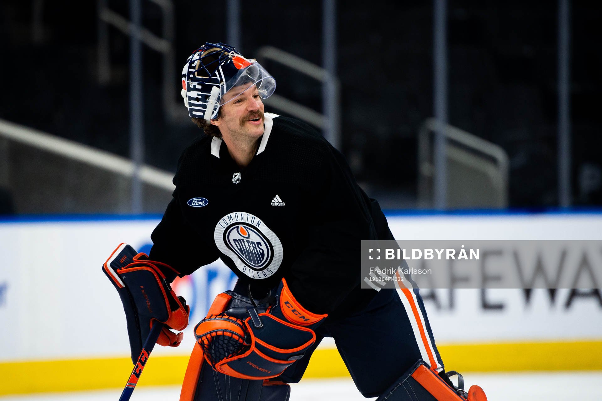 goaltender Mike Smith of the Edmonton Oilers