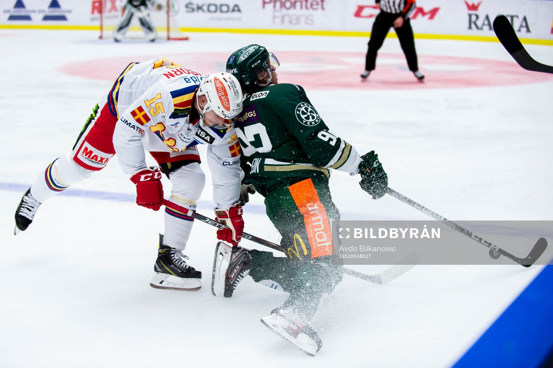 Malmö Redhawks Axel Wemmenborn trycker bakifrån