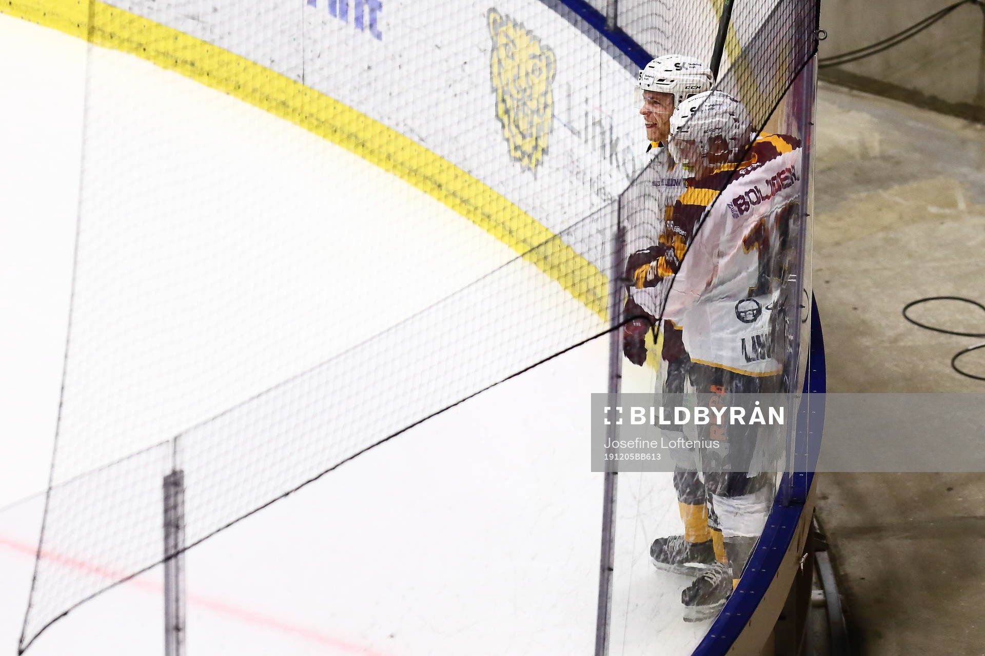 Skellefteås Rickard Hugg jublar med Linus Lindström