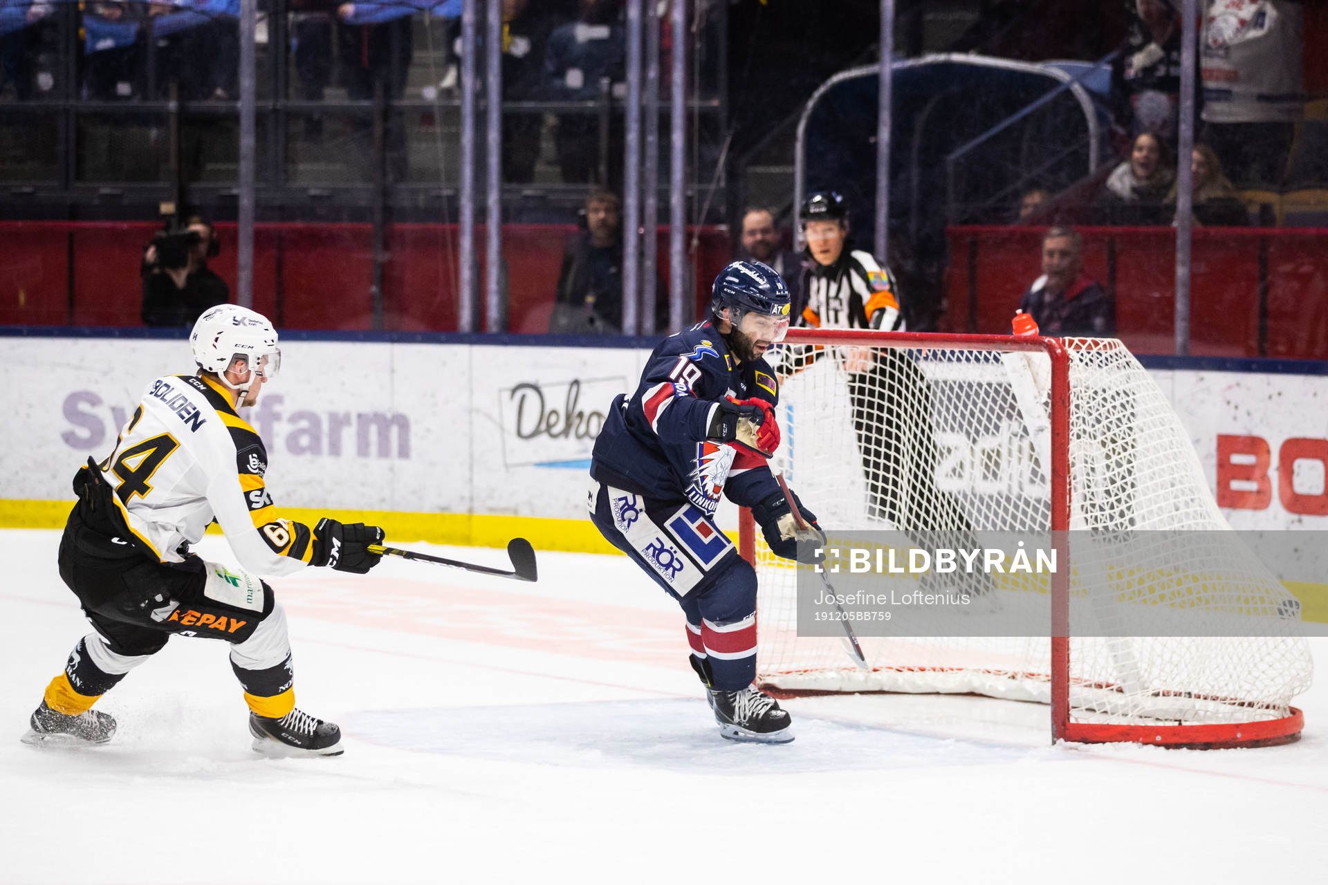 Linköpings Joe Whitney gör 5-3 framför Skellefteås