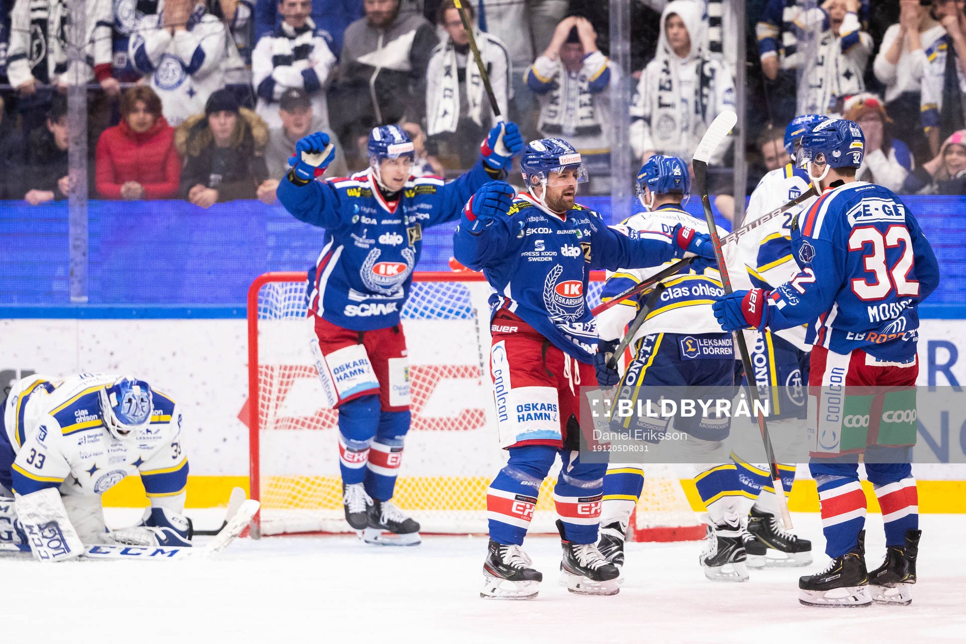 Oskarshamns Markus Modigs jublar med lagkamrater