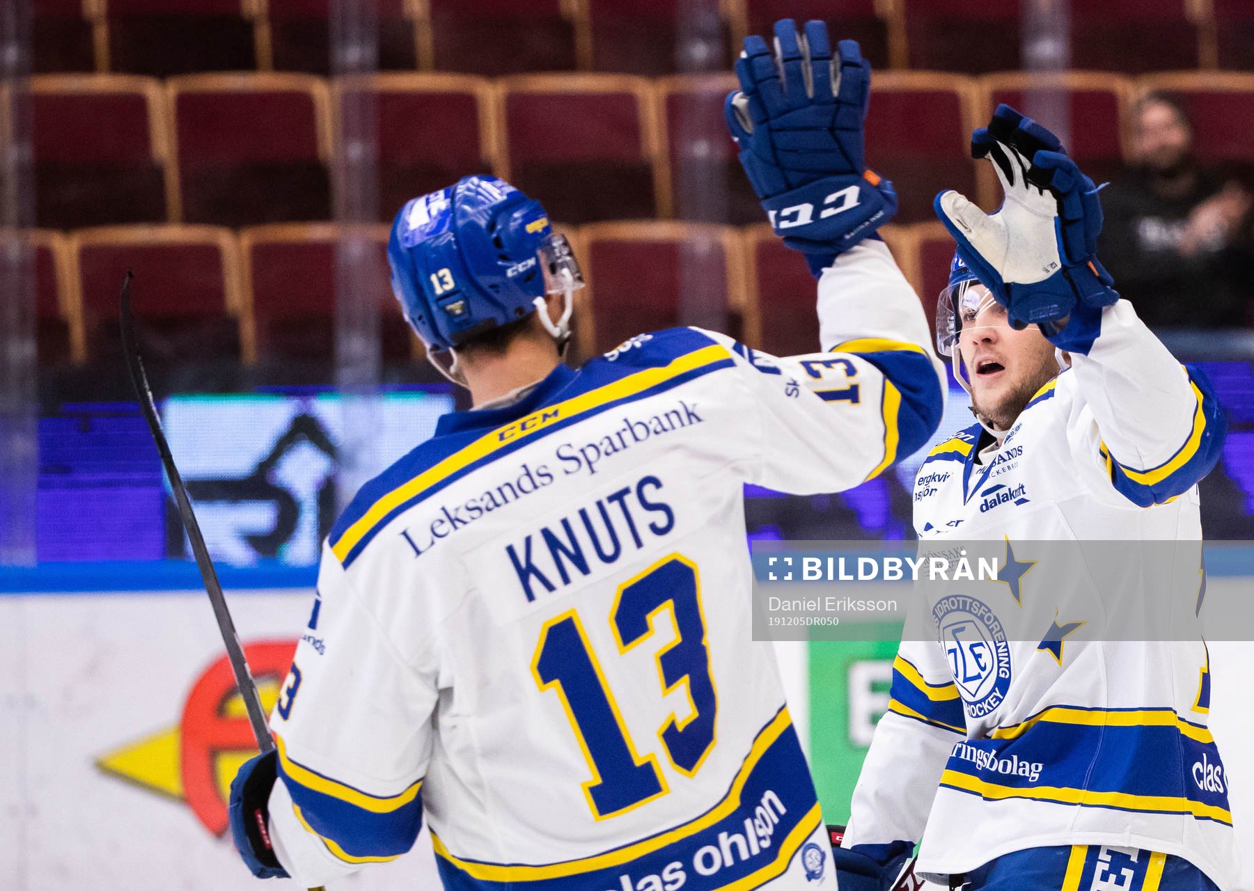 Leksands Fredrik Forsberg jublar med Jon Knuts