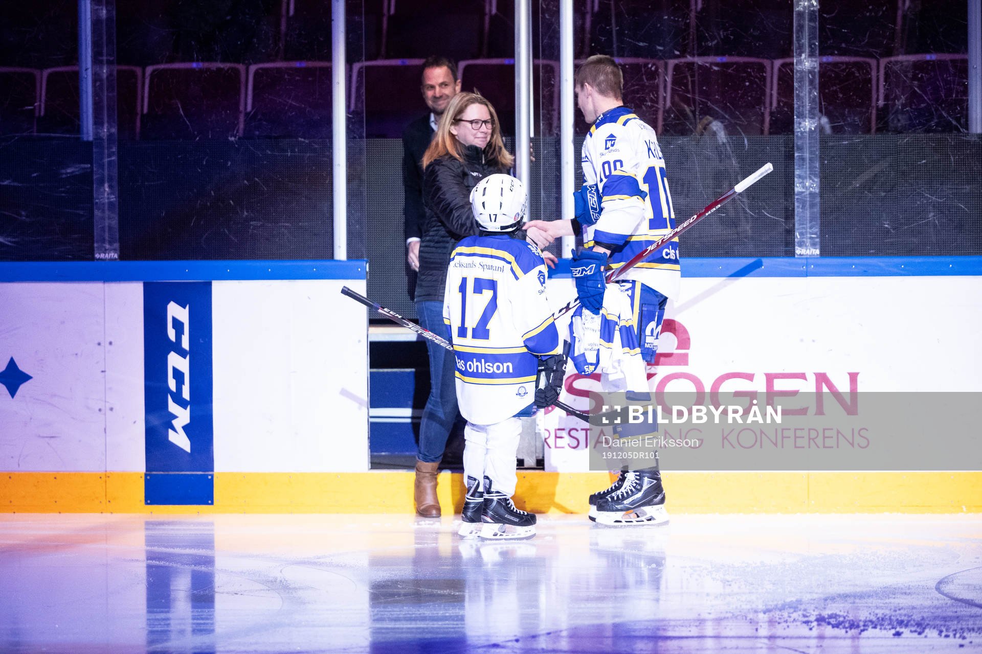 Leksands Martin Karlsson och matchens knatte