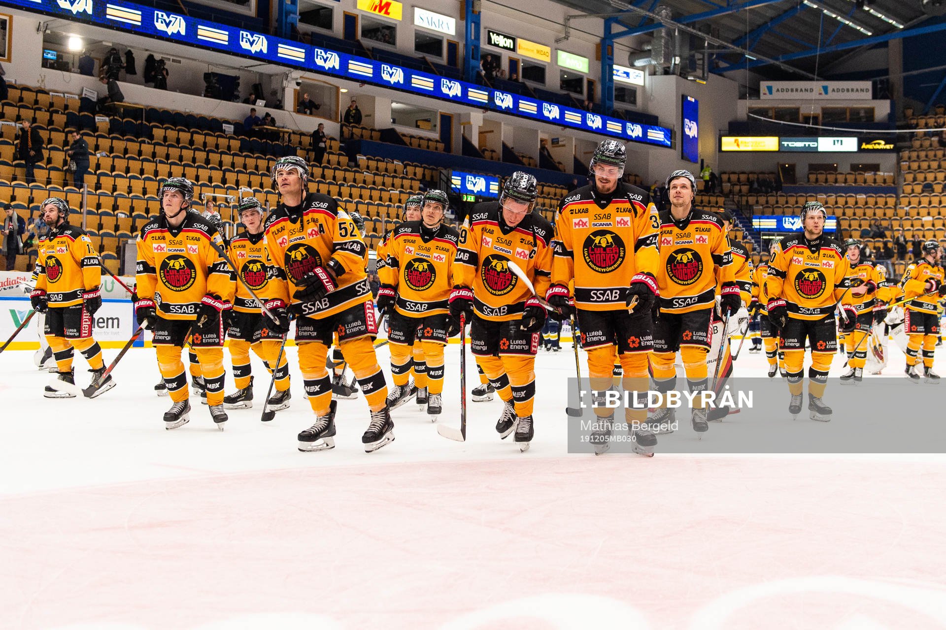 Luleås spelare tackar supportrarna