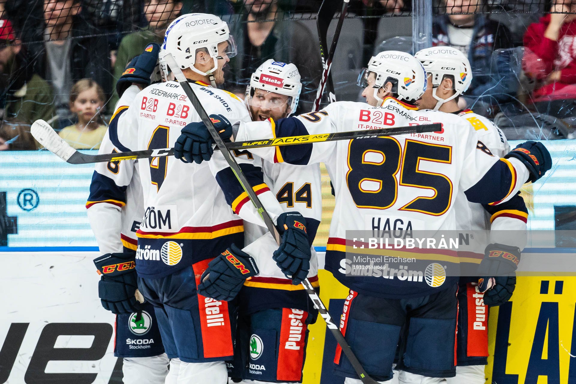 Djurgårdens Mattias Guter jublar med lagkamrater