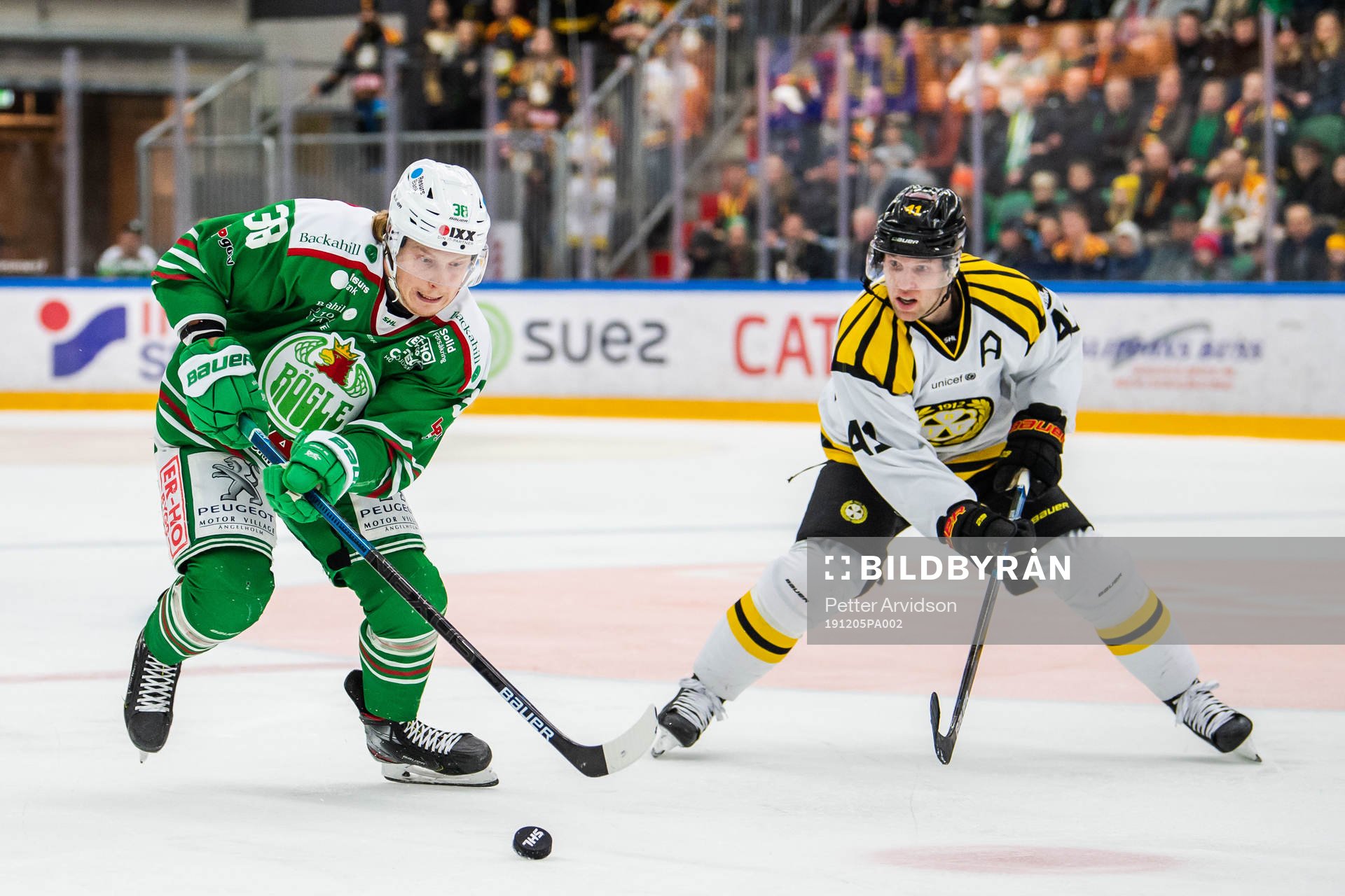 Rögles Erik Andersson och Brynäs Greg Scott